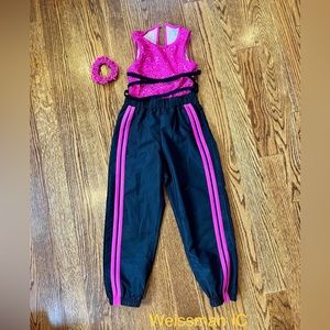 Weissman costume size IC. Smoke free pet free home.